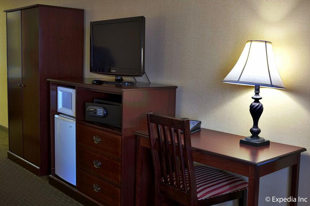 Anaheim Camelot Inn & Suites Exteriör bild