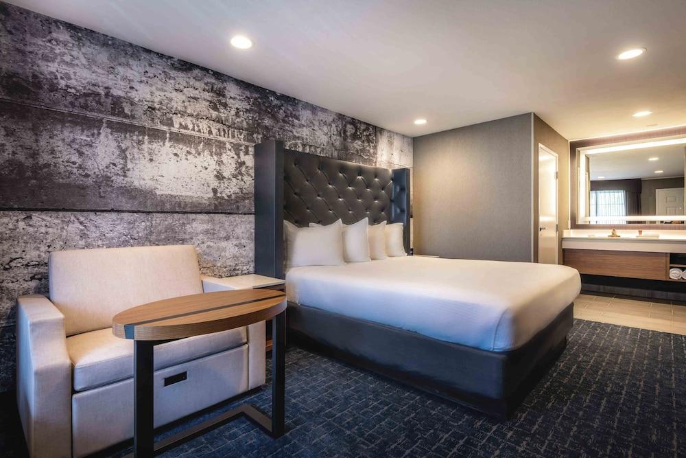 Anaheim Camelot Inn & Suites Exteriör bild