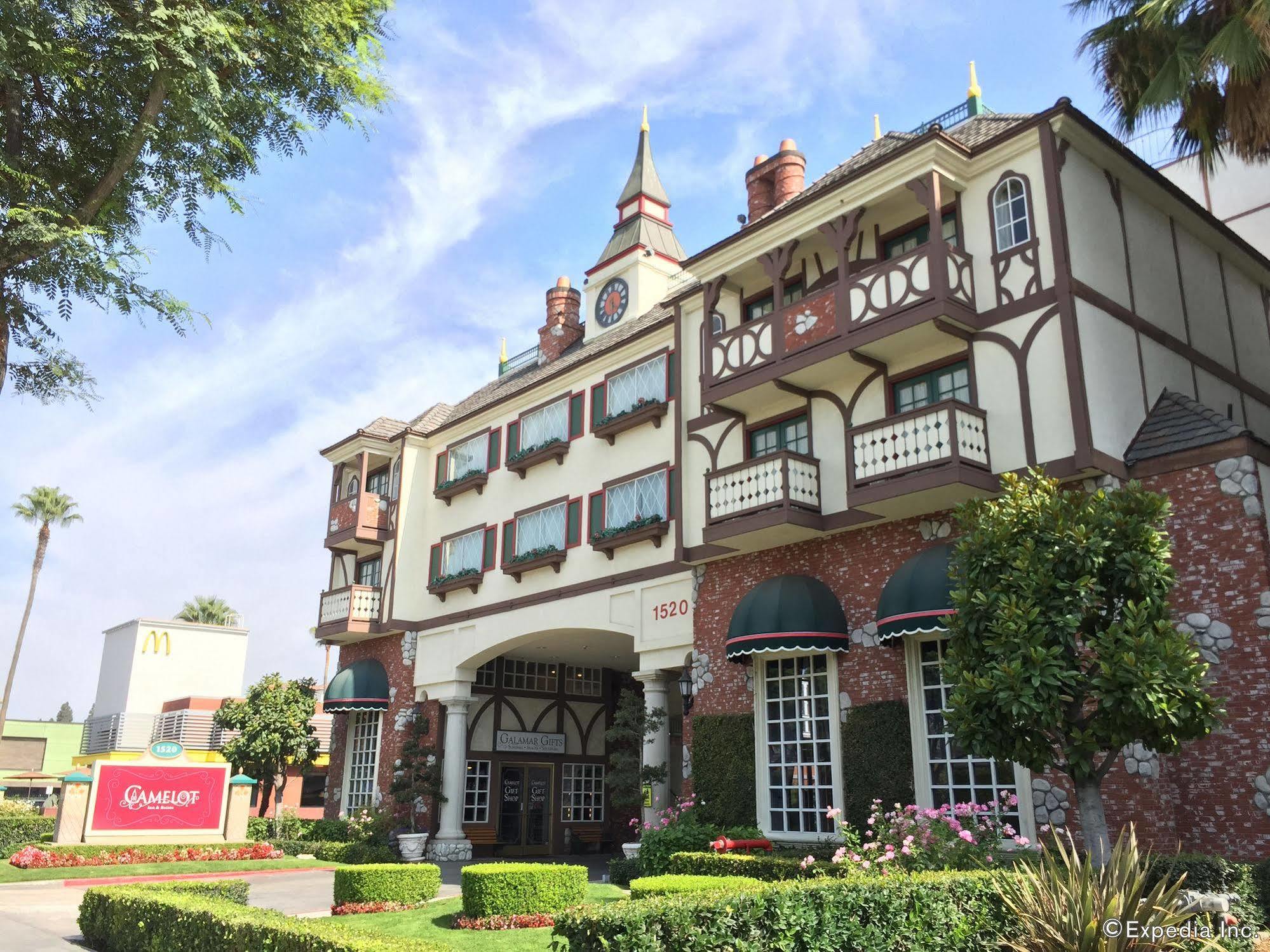 Anaheim Camelot Inn & Suites Exteriör bild