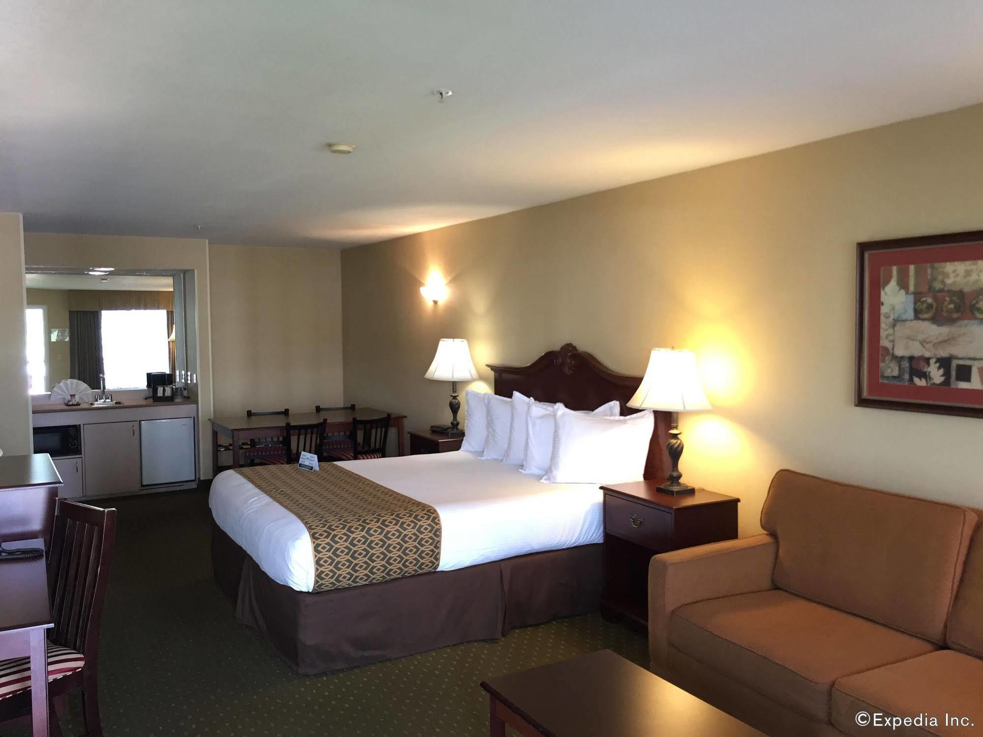 Anaheim Camelot Inn & Suites Exteriör bild