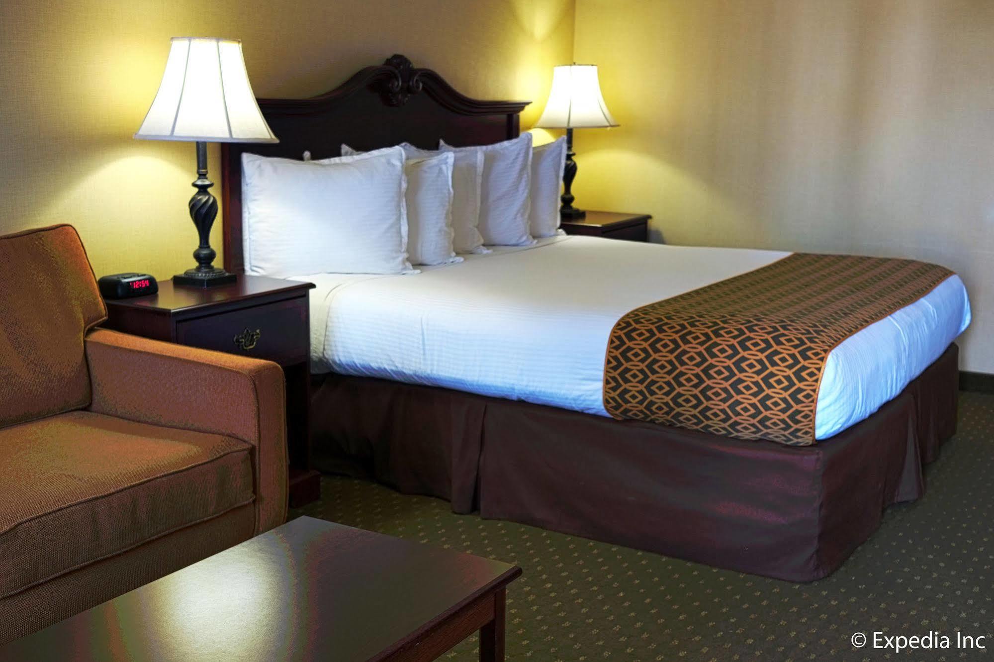 Anaheim Camelot Inn & Suites Exteriör bild