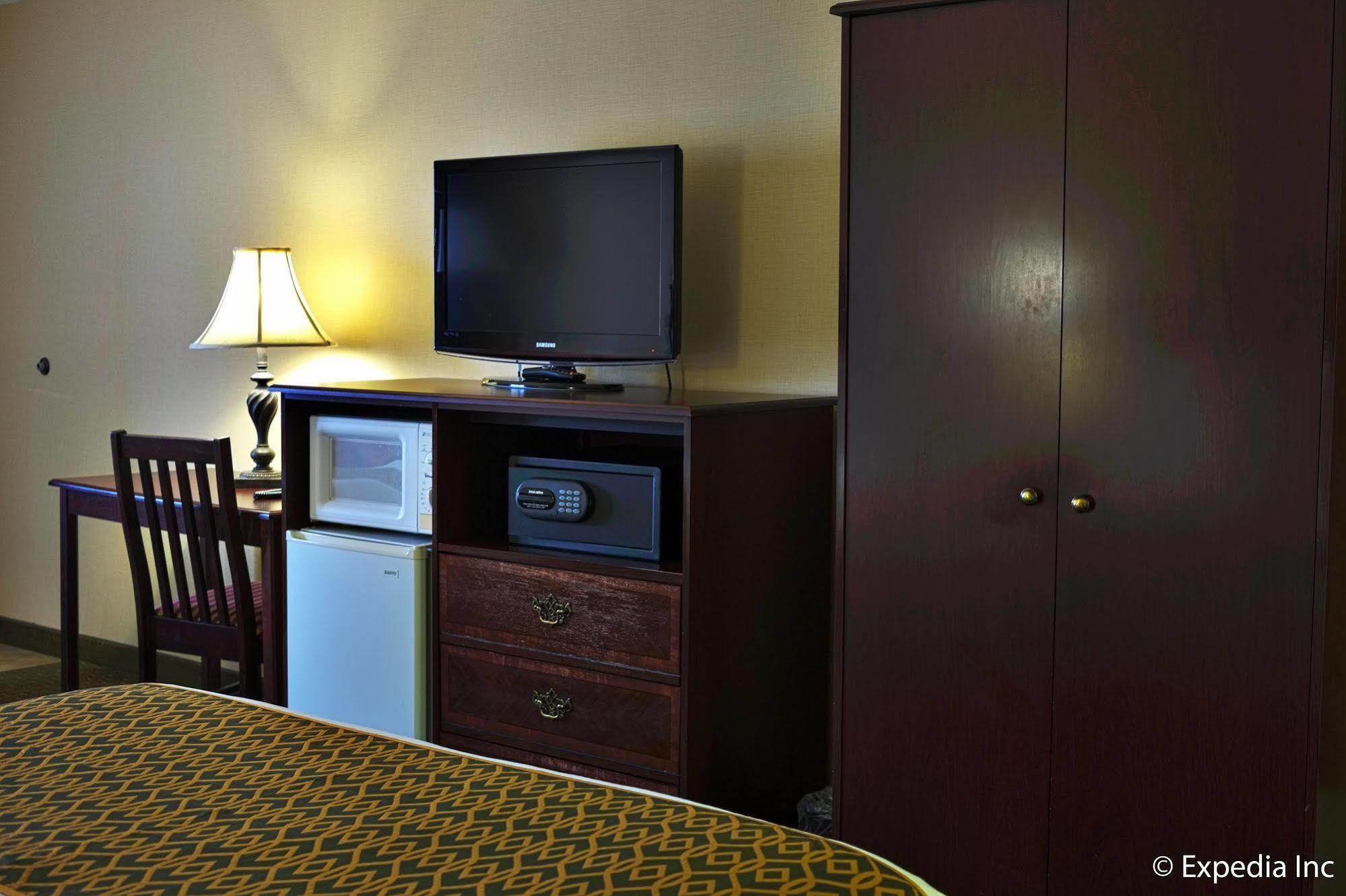 Anaheim Camelot Inn & Suites Exteriör bild