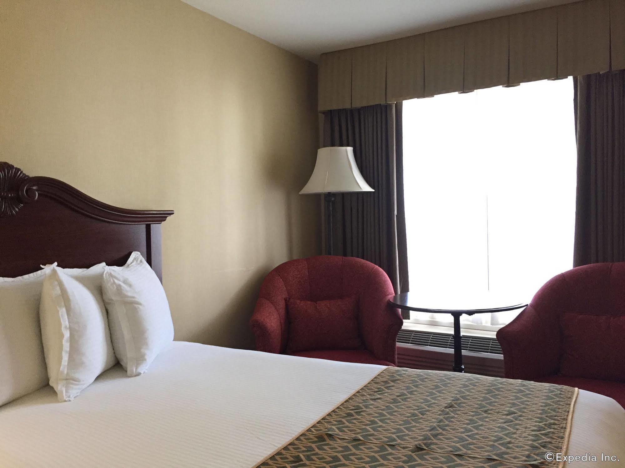 Anaheim Camelot Inn & Suites Exteriör bild