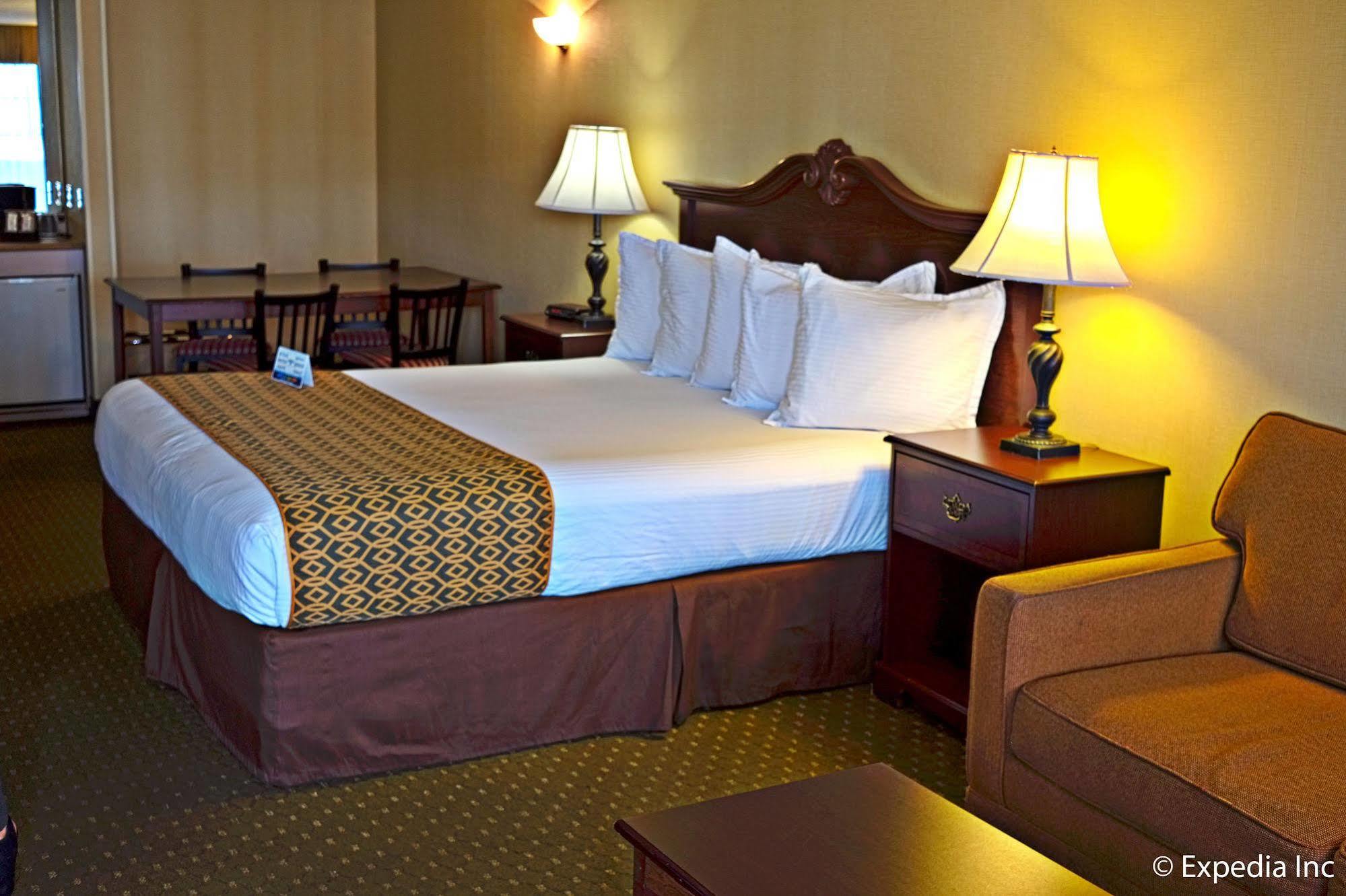 Anaheim Camelot Inn & Suites Exteriör bild