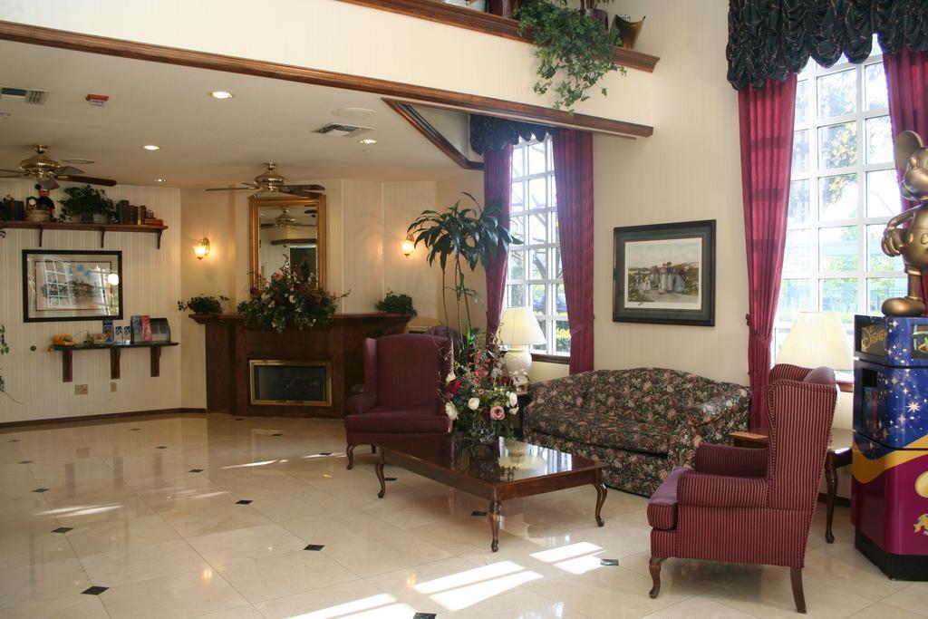 Anaheim Camelot Inn & Suites Exteriör bild